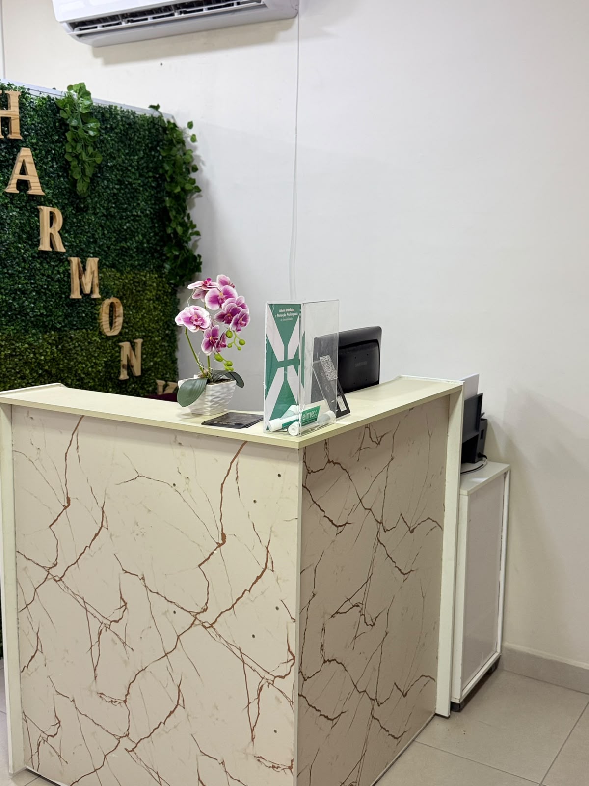 Harmony Odontologia & Estética — Balcão de atendimento